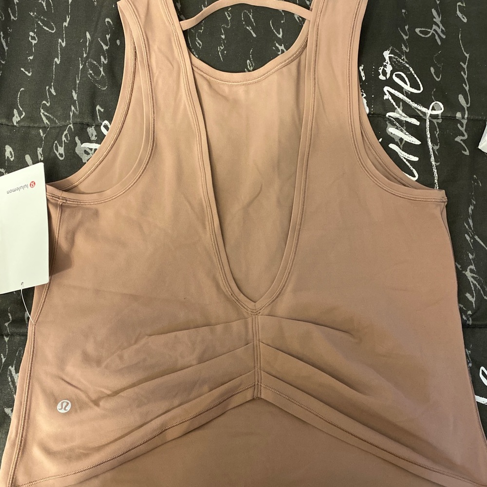 Lululemon DEEP STRECH TANK- NULU BRAND NEW SIZE 10